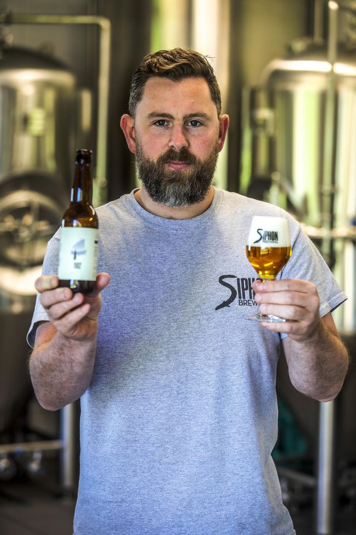 Siphon brengt bier 1902 op de markt Damme hln.be