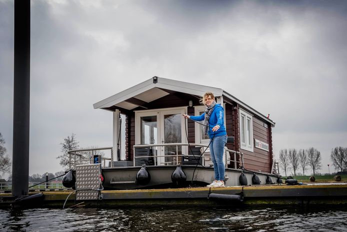 Naast horeca biedt Riverside Outdoor & Events bijzondere slaapplekken aan, zoals een blokhutboot. Het bedrijf bestaat 12,5 jaar en kreeg dit jaar een award van Stichting Bureau Toerisme.