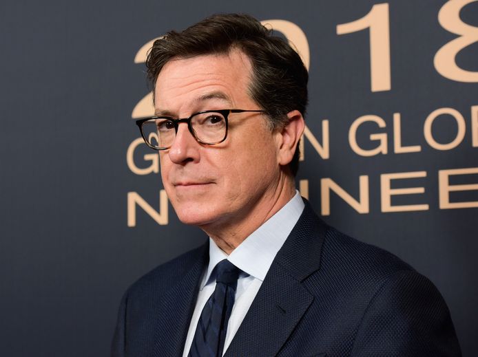 Komiek Stephen Colbert, gastheer van 'The late show', nomineerde zichzelf via een grote affiche op Times Square in New York in "alle categorieën", ook die voor "Meest valse oneerlijkheid", "Meest corrupte valsheid" en "Kleinste knop".