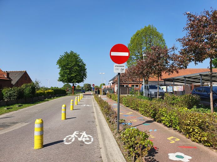 De Kapeweg in Meersel-Dreef aan de school 't Dreefke.