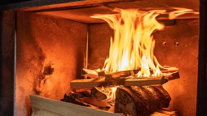 Een romantisch haardvuurtje is niet slim vanavond: het is windstil, waarschuwt het RIVM
