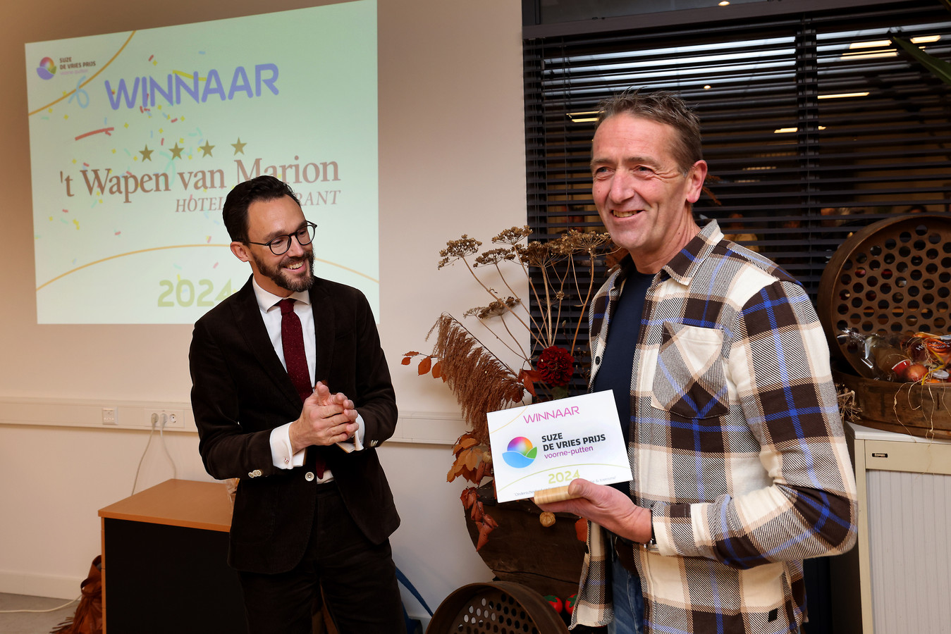 horeca-ondernemer-jan-van-marion-wint-suze-de-vries-prijs-hij-is-een