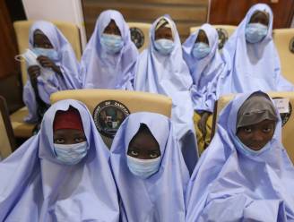 Honderden ontvoerde schoolmeisjes vrijgelaten in Nigeria