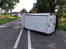 Opnieuw ongeluk op brokkenweg N18 bij Lichtenvoorde; bestelbus belandt op kant