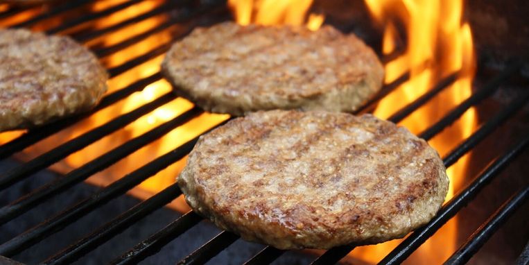 verschil Samengesteld na school Hamburgers bakken: liever zonder zout op de barbecue