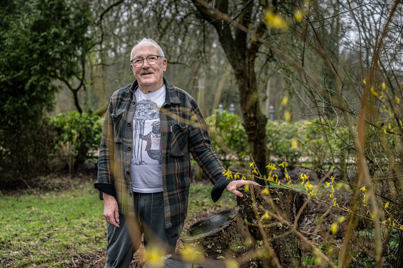 Gerrit (81) groeide op als homo in het Maas en Waal van de jaren 60 ...