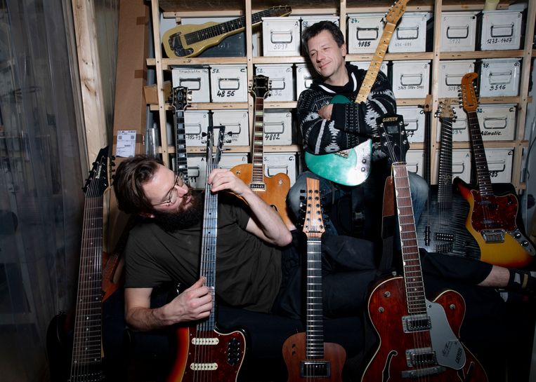 Vroeg Slechthorend welvaart Deze pioniers plukken de elektrische gitaar uit de rock-'n-roll: het is  tijd voor een klassiek avontuur