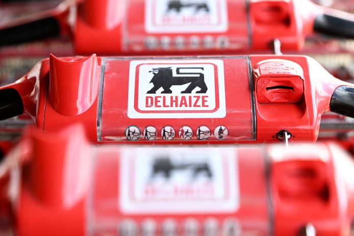 Steeds meer zelfstandige uitbaters van Delhaize komen in het verweer tegen de nieuwe uitbatingsregels die de supermarktketen wil invoeren.