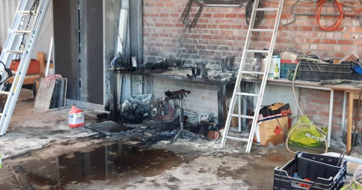 Grasmaaier brandt uit in schuur bij Hoofdplaat