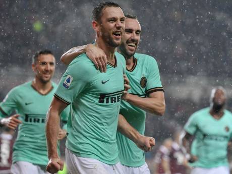 De Vrij trefzeker in ruime zege Inter bij Torino