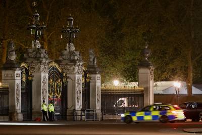 Verdachte opgepakt na incident aan Buckingham Palace, zak tot ontploffing gebracht