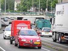 Buurt wil camera's om doorgaand vrachtverkeer te weren van zuidelijke rondweg Breda: ‘Net als bussluis Houtmarkt’