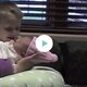 Video: waar is dat piemeltje van mijn babyzusje nou?