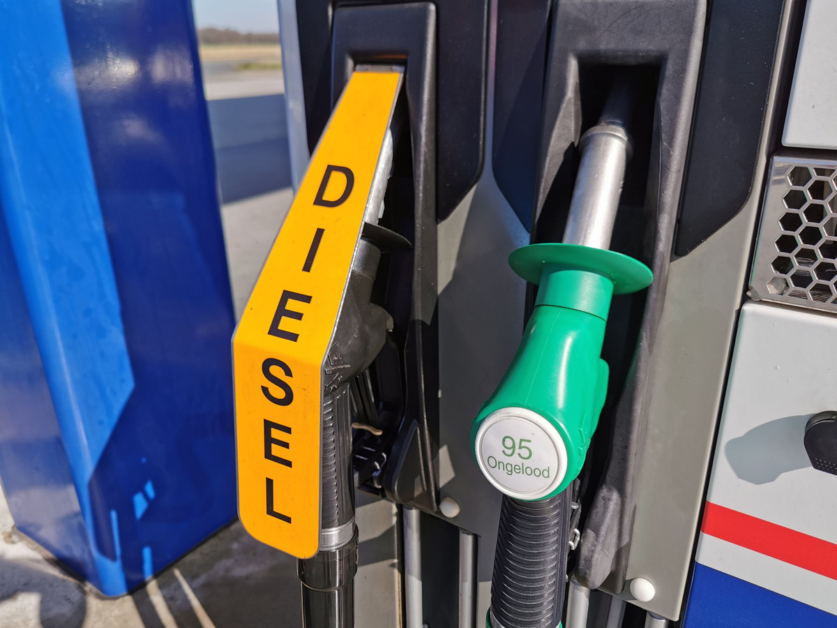 Benzine en diesel tanken vanaf dinsdag duurder | Foto | hln.be