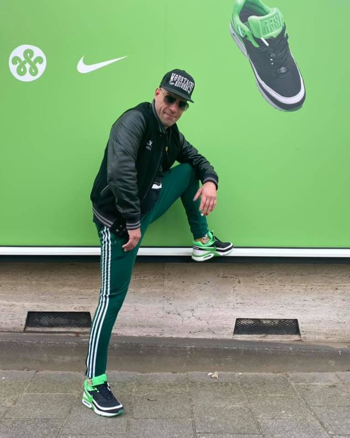 Inademen Federaal Productie Speciale Rotterdamse Nike-sneakers vanaf volgende week te koop: 'Ik  verwacht duizend klanten' | Rotterdam | AD.nl