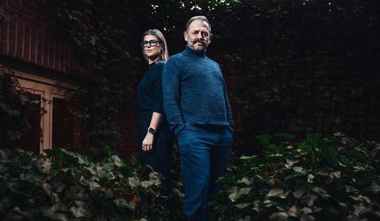 ‘Onze ene zoon stierf na drie dagen, onze andere zoon groeide op met een beperking’: advocaten Bart en Maud Vosters