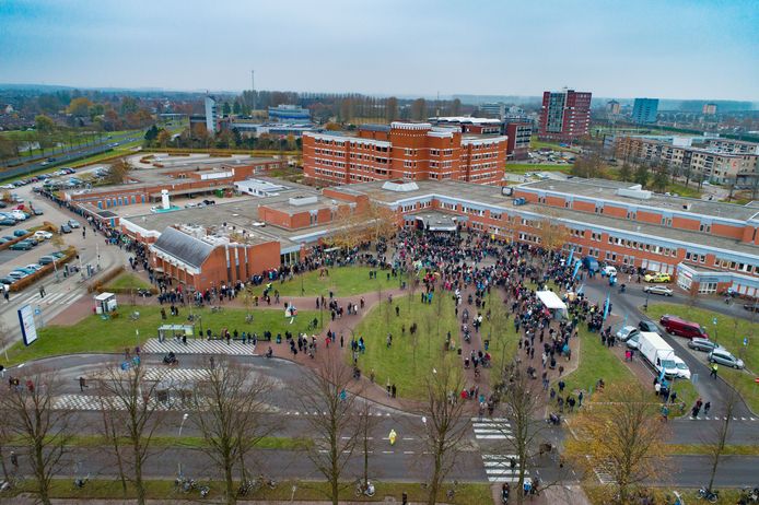 Het ziekenhuis in Lelystad tijdens een protestactie vorig jaar.