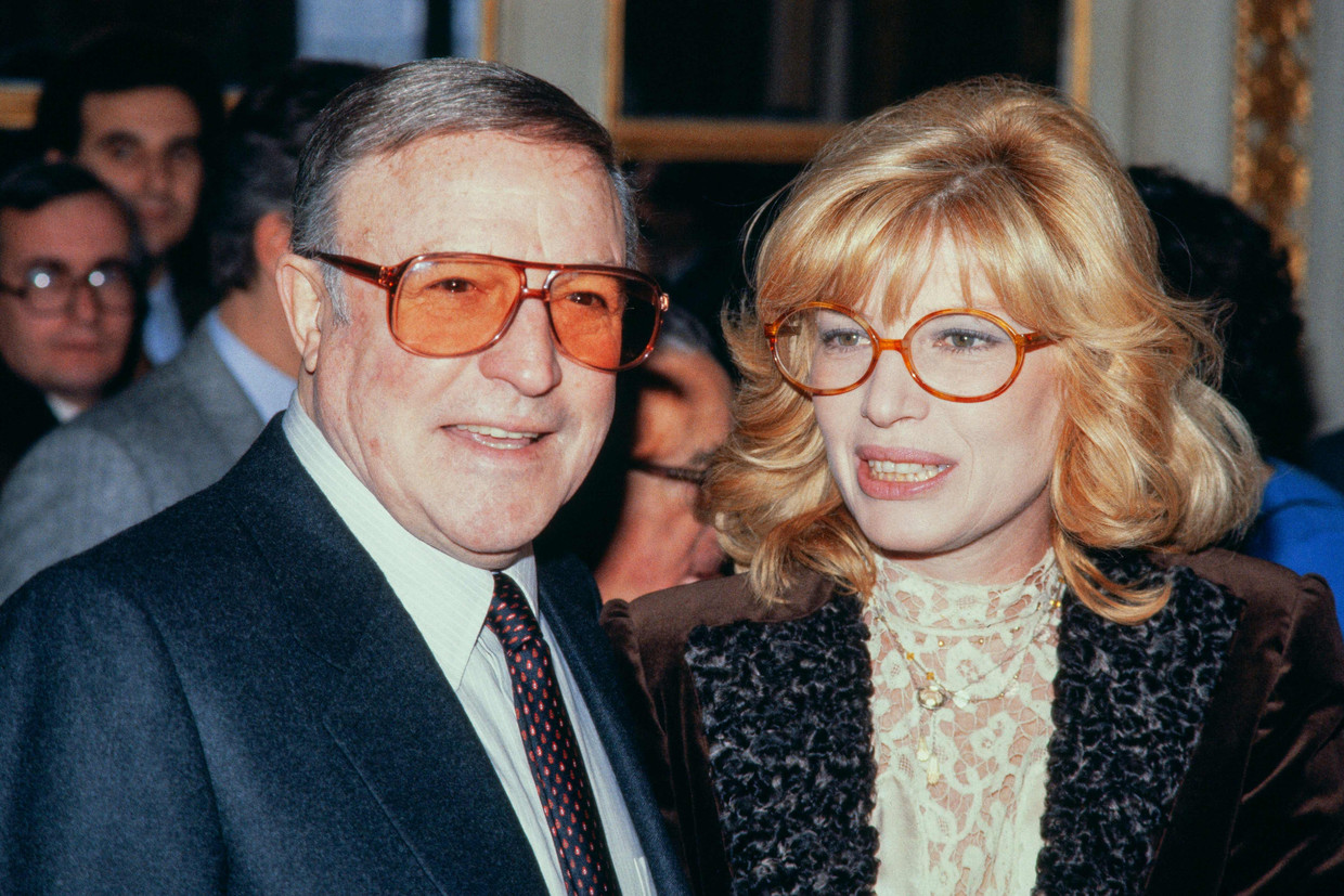Jane Kelly e Monica Vitti hanno ricevuto l'Ordine delle Arti e delle Lettere nel 1984 a Parigi.  Immagine AFP