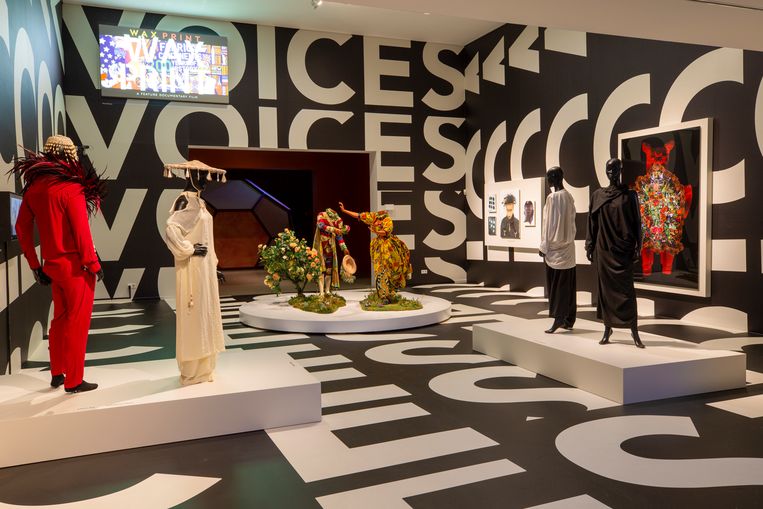 Voices of Fashion in het Centraal Museum in Utrecht confronteert de bezoeker bijna speels met koloniale vragen, onder meer door een poëtische installatie van de Brits-Nigeriaanse kunstenaar Yinka Shonibare.  Beeld Centraal Museum Utrecht / Adriaan van Dam