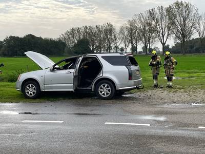 Auto vliegt in brand tijdens ritje door Oss