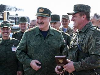 Wit-Rusland gaat voor miljard dollar wapens van Rusland kopen