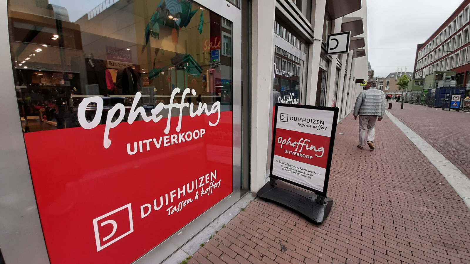 tapijt uit kiem Leegloop van winkels dreigt in Dordtse binnenstad: 'Huurprijs weegt niet op  tegen omzet' | Foto | AD.nl