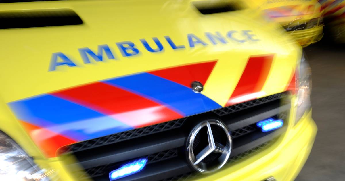 Man omgekomen op akker in Kruisland: mogelijk aangereden door landbouwvoertuig.