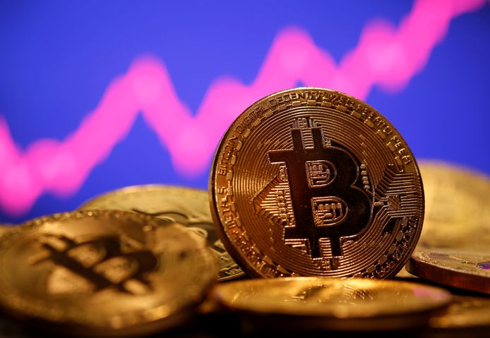 De waarde van de bitcoin is in korte tijd flink afgenomen.