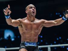 MMA-legende Eddie Alvarez in tranen na diskwalificatie bij rentree