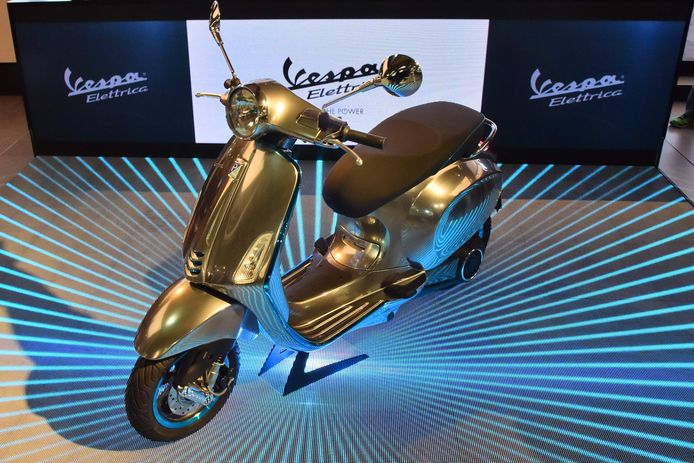 De Vespa Elettrica, vorig jaar al voorgesteld op een internationale beurs voor fietsen en motorfietsen in Milaan.