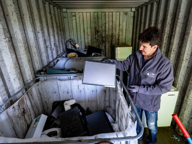 Zoektocht naar verdwenen e-afval in Dinkelland: ‘Dat dut ze gewoon in de vuilnisbak’