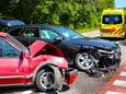 Twee auto's raakten bij het ongeval zwaarbeschadigd.