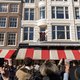 Flinke rij voor signeersessie Quentin Tarantino in Athenaeum Boekhandel: ‘Hij is revolutionair’