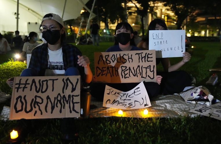 Archiefbeeld. Manifestanten demonstreren tegen de doodstraf in Singapore. (25/04/2022) Beeld ANP / EPA