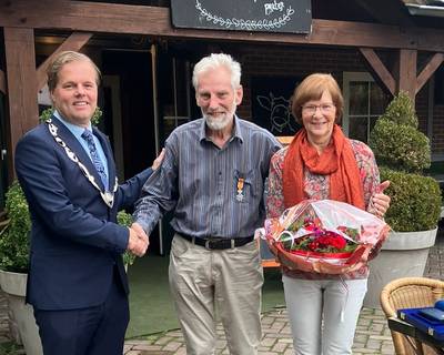Boegbeeld vrijwillige weidevogelbeheer Gerard Roeling krijgt koninklijk lintje