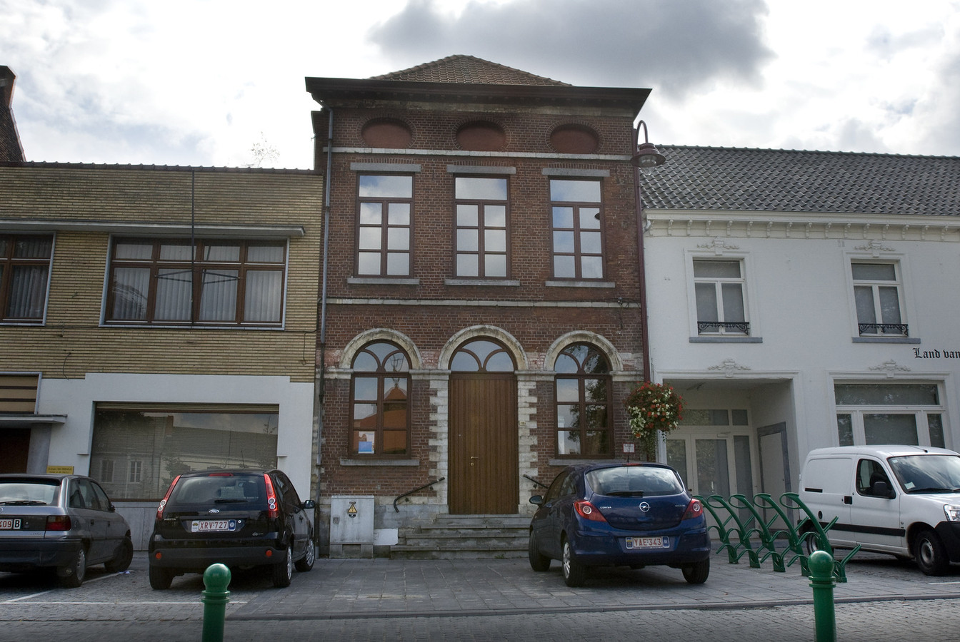 Oud gemeentehuis Zichem verkocht voor 152.000 euro Foto hln.be