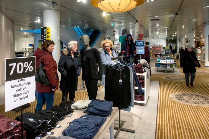 Topshelf in Arnhem gisteren. Komende week is er een opheffingsuitverkoop.