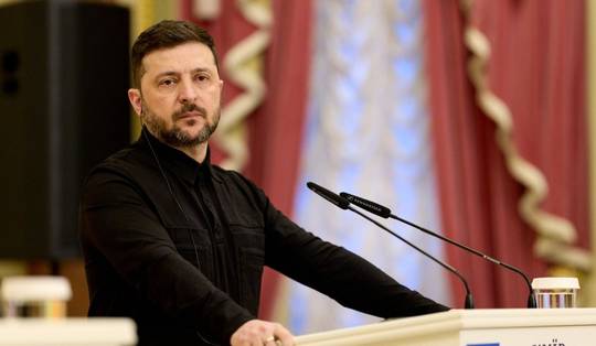 ‘Zelensky plant verkiezingen in voorjaar onder druk VS’ • Vier doden door Russische aanval in Charkiv, onder wie drie kinderen