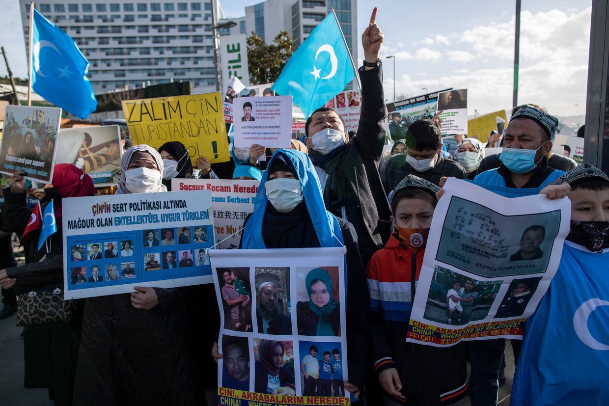 Oeigoeren demonstreerden eerder deze maand bij het Chinese consulaat in Istanbul. Beeld EPA