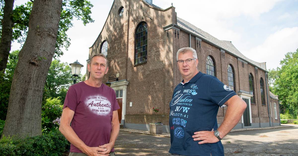 Kogel is na vijftig jaar door de kerk: hervormd en gereformeerd Lutten, Slagharen en Schuinesloot na