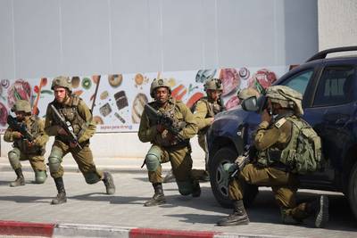 Les combats continuent en Israël entre l’armée et “des centaines” d’infiltrés: de nombreux otages