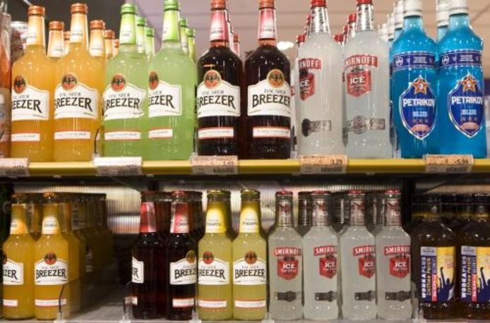Spit Jurassic Park Vorige Tiener kan overal in Vallei drank kopen | De Vallei | gelderlander.nl