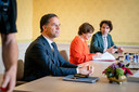 Mark Rutte (VVD) met naast hem Lilianne Ploumen (PvdA) en Jesse Klaver (GroenLinks) tijdens een bespreking met de informateur, eerder dit jaar.
