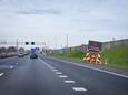 Een van de tijdelijke tekstkarren langs de A28 die waarschuwen dat de matrixborden defect zijn.
