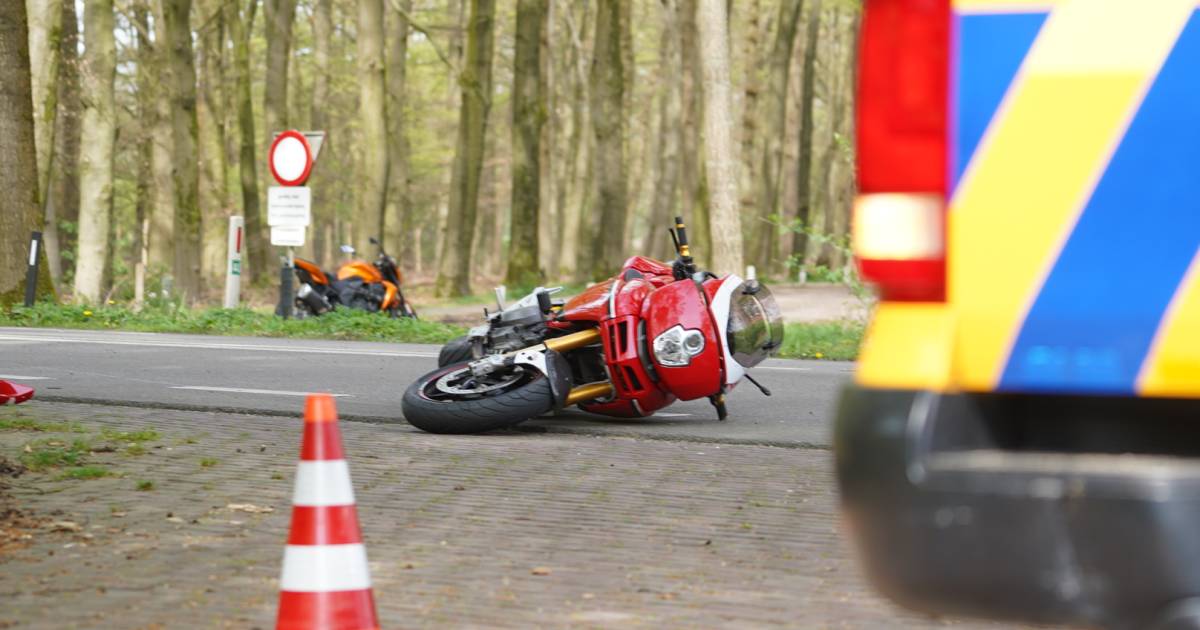 Motorrijder overlijdt door botsing met andere motor in Ede.