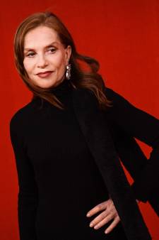 Isabelle Huppert krijgt ere-Gouden Beer voor hele oeuvre
