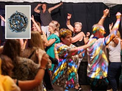 Roosenspeld voor spin in 't Moerstraatse feestweb Angela Veraart