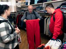 In deze winkel in Raalte kunnen Oekraïners gratis winkelen: ‘Ze komen bezorgd, maar vertrekken blij’