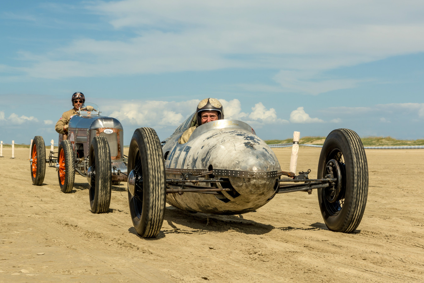 Fotograaf Willem Vernooy gaat door de knieën voor bijzondere auto’s
