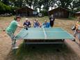 Naar de camping: ook voor bewoners van ZGR Zorggroep betekent dat spelletjes doen.